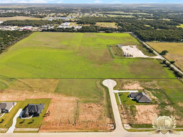 1108 Beginnings Drive, Granbury, TX 76049