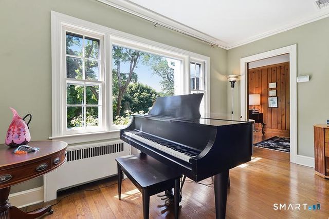 39 Stanwich Road, Greenwich, CT 06830