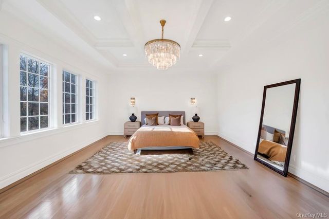 6 Gables Court, Dix Hills, NY 11746