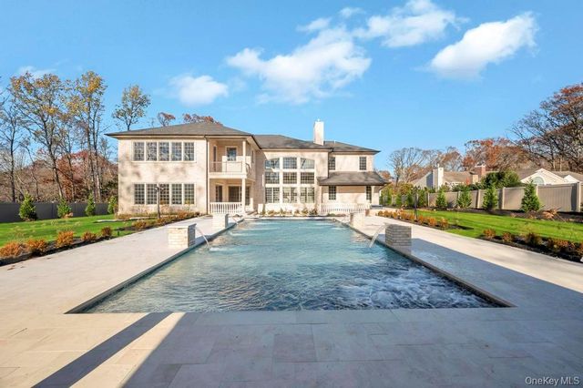 6 Gables Court, Dix Hills, NY 11746