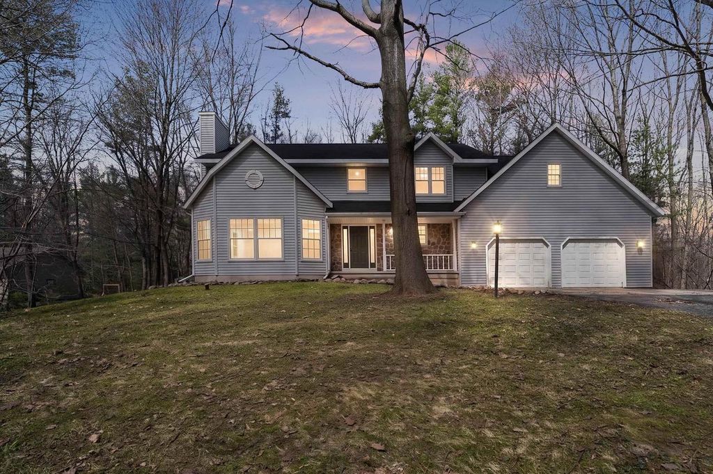3030 BIG TIMBER CIRCLE, Green Bay, WI 54313