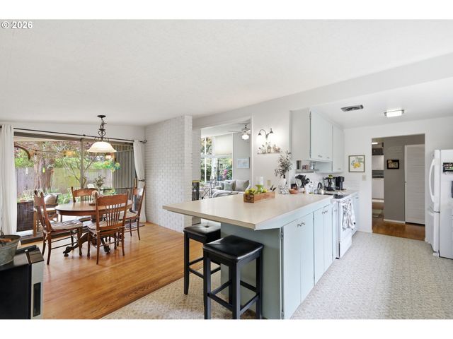 2893 FIRWOOD Way, Eugene, OR 97401