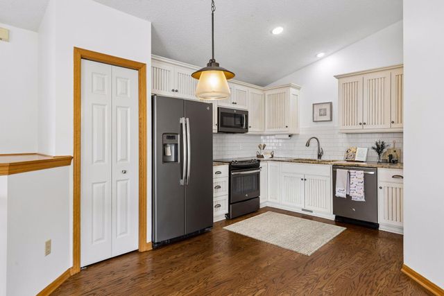 9765 Zinnia Lane N, Maple Grove, MN 55369
