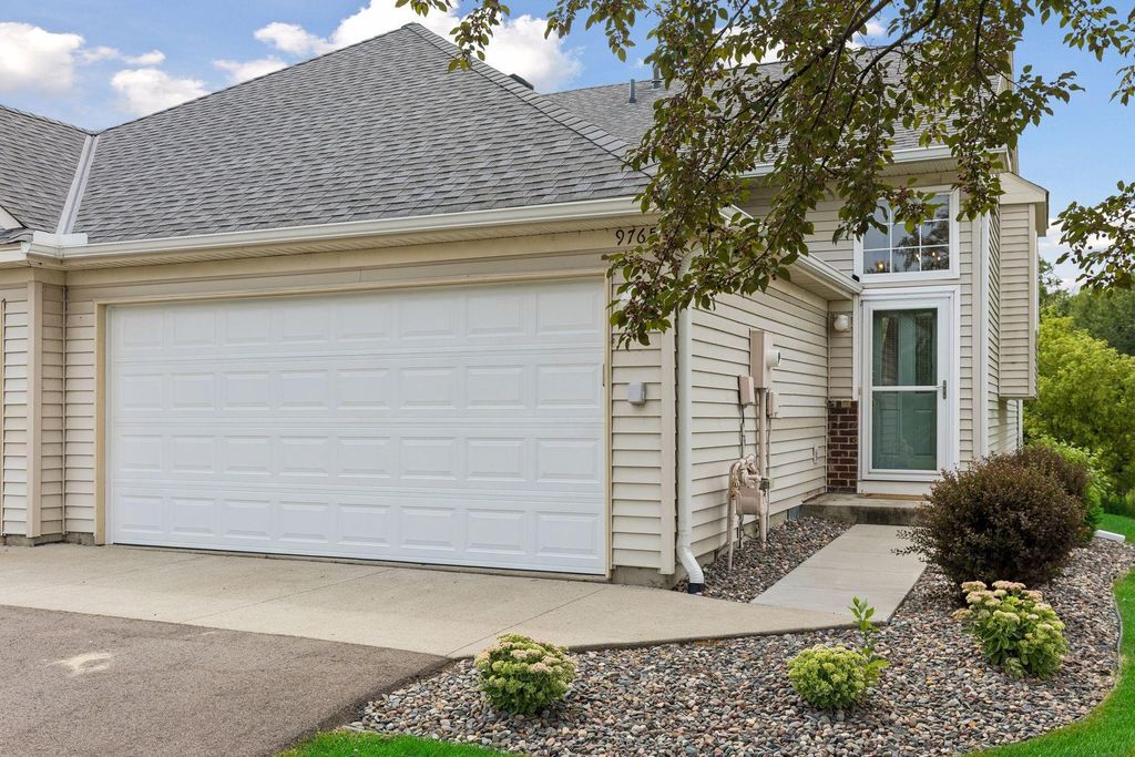 9765 Zinnia Lane N, Maple Grove, MN 55369
