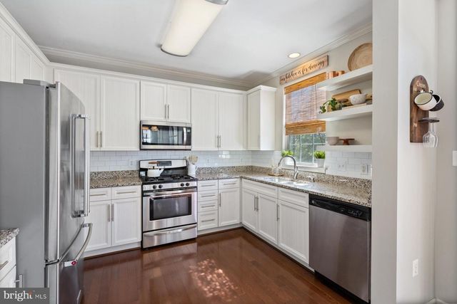 4933 BREEZE WAY, Dumfries, VA 22025