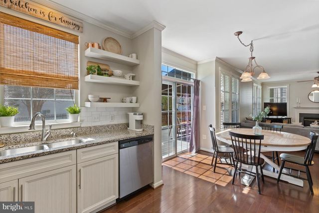 4933 BREEZE WAY, Dumfries, VA 22025