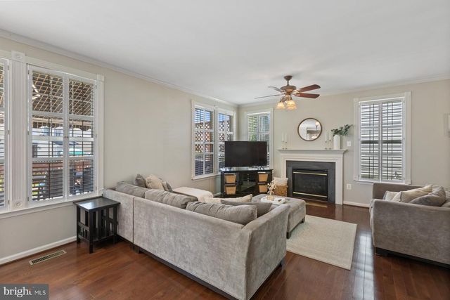 4933 BREEZE WAY, Dumfries, VA 22025