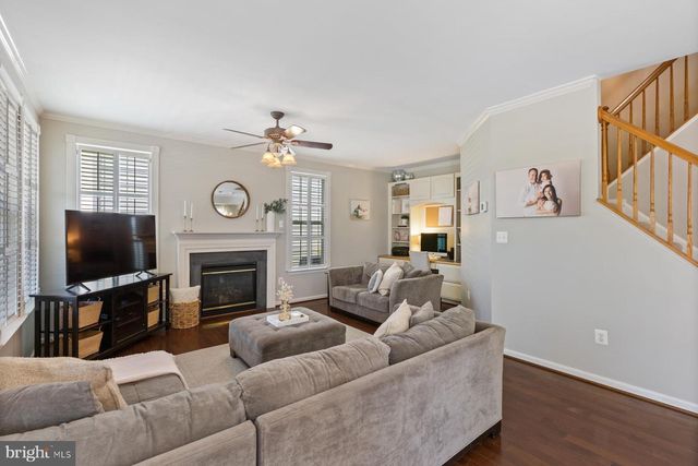 4933 BREEZE WAY, Dumfries, VA 22025