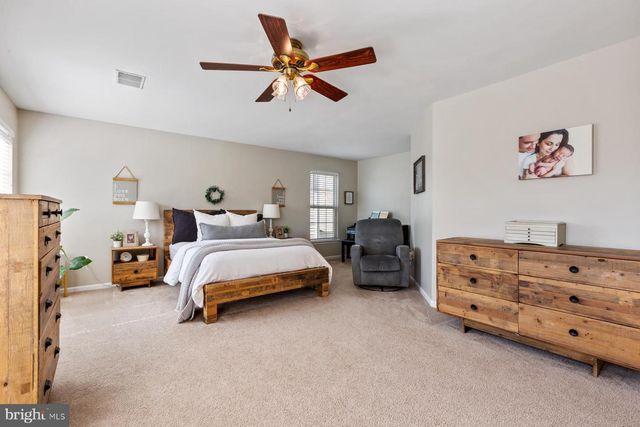 4933 BREEZE WAY, Dumfries, VA 22025