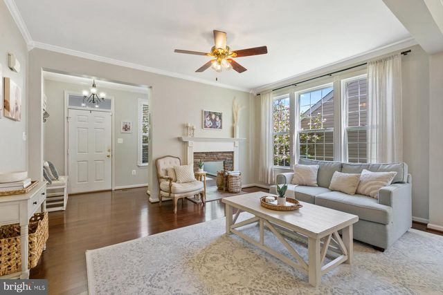 4933 BREEZE WAY, Dumfries, VA 22025