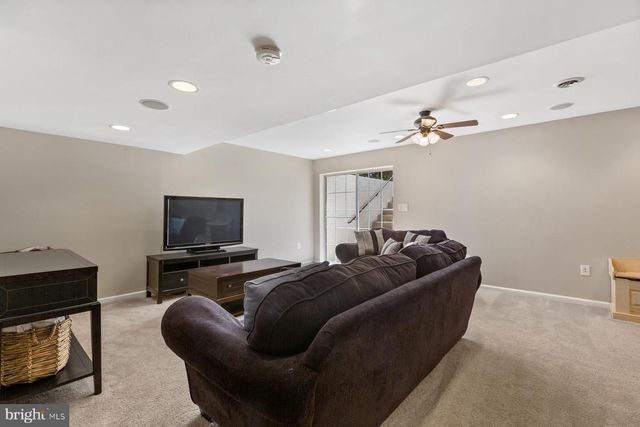 4933 BREEZE WAY, Dumfries, VA 22025