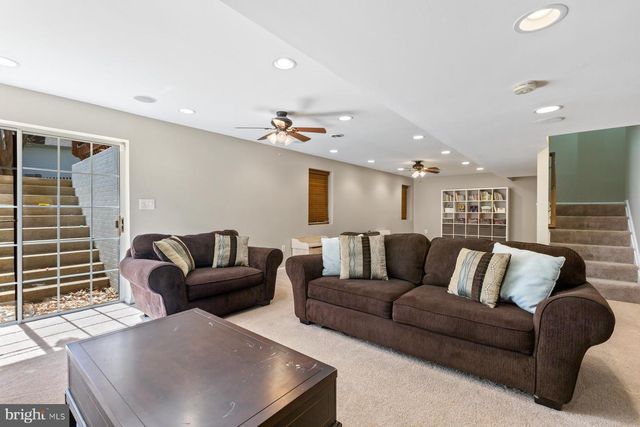 4933 BREEZE WAY, Dumfries, VA 22025