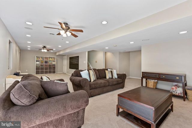 4933 BREEZE WAY, Dumfries, VA 22025