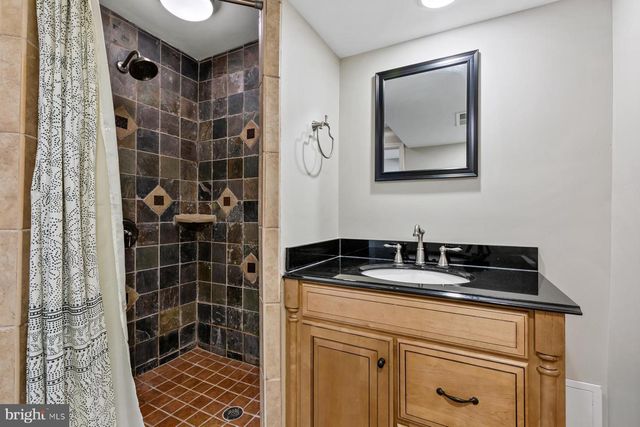 4933 BREEZE WAY, Dumfries, VA 22025