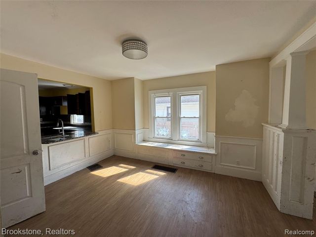 256 W Chicago Avenue, Pontiac, MI 48340