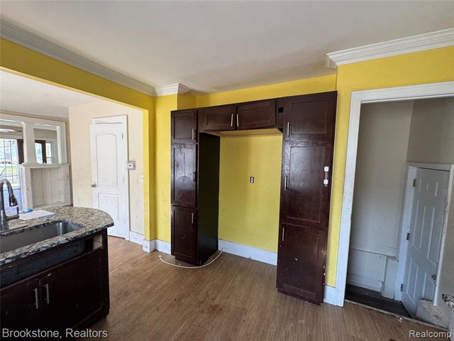 256 W Chicago Avenue, Pontiac, MI 48340
