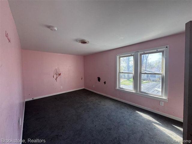 256 W Chicago Avenue, Pontiac, MI 48340