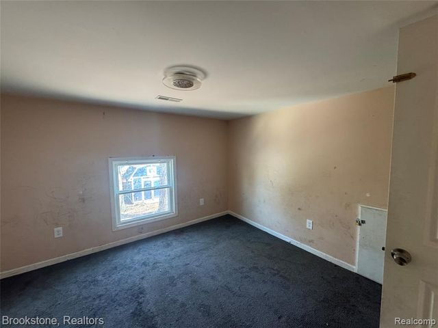 256 W Chicago Avenue, Pontiac, MI 48340