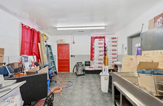 300 West Chilhowie Avenue, Johnson City, TN 37604