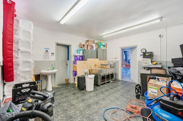 300 West Chilhowie Avenue, Johnson City, TN 37604