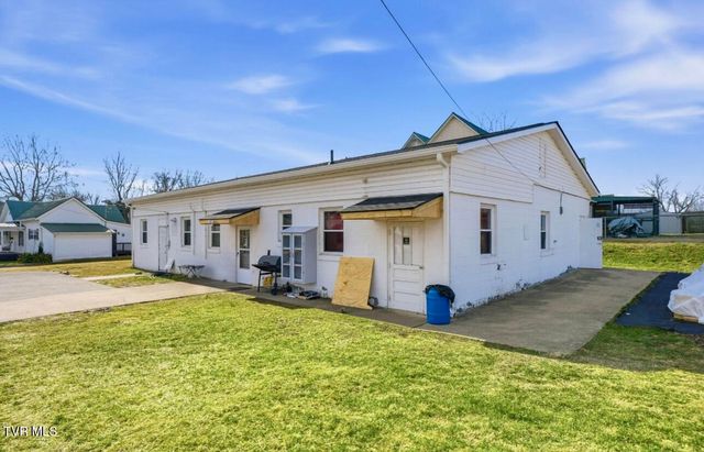 300 West Chilhowie Avenue, Johnson City, TN 37604