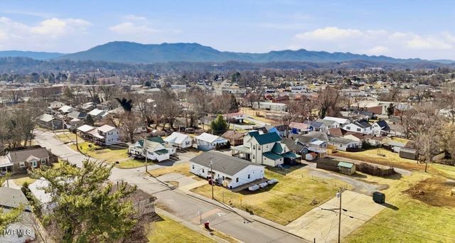 300 West Chilhowie Avenue, Johnson City, TN 37604