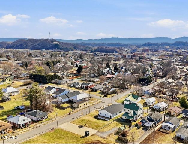 300 West Chilhowie Avenue, Johnson City, TN 37604