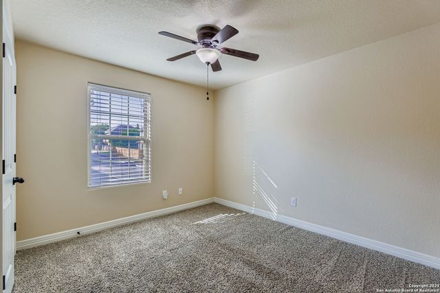 17820 Oxford Mt, Helotes, TX 78023