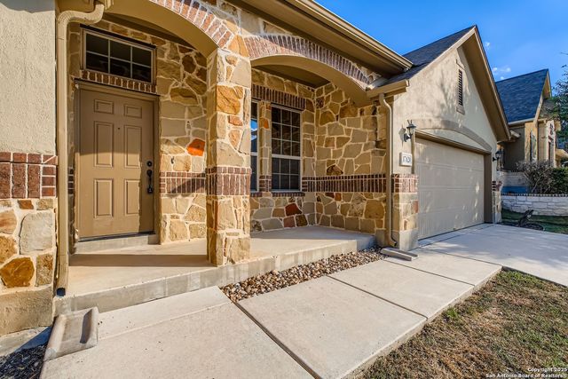 17820 Oxford Mt, Helotes, TX 78023