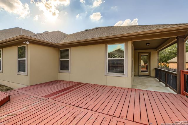17820 Oxford Mt, Helotes, TX 78023