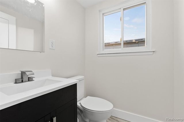 17469 W 13 Mile Road, Southfield, MI 48076