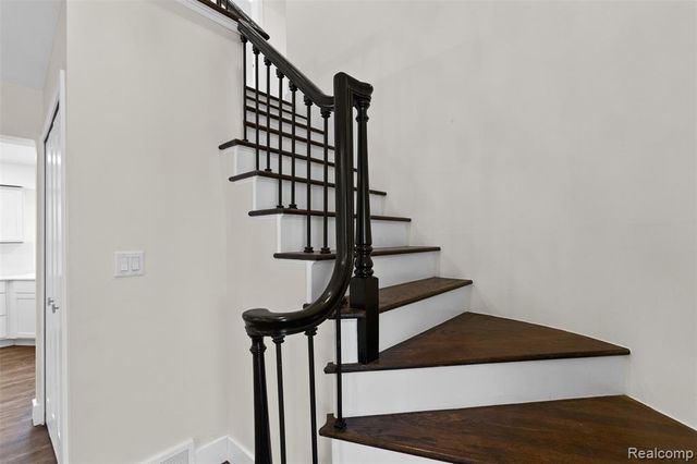 17469 W 13 Mile Road, Southfield, MI 48076