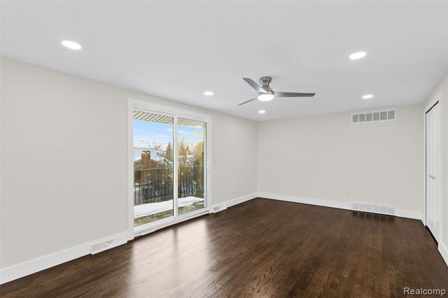 17469 W 13 Mile Road, Southfield, MI 48076