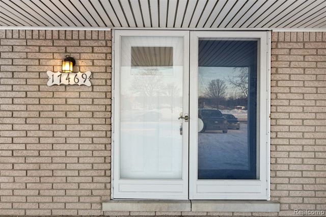 17469 W 13 Mile Road, Southfield, MI 48076