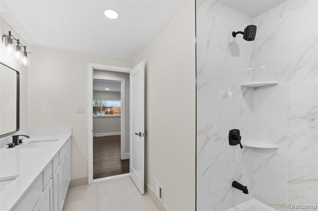 17469 W 13 Mile Road, Southfield, MI 48076