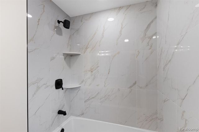 17469 W 13 Mile Road, Southfield, MI 48076