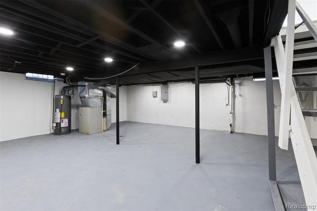 17469 W 13 Mile Road, Southfield, MI 48076