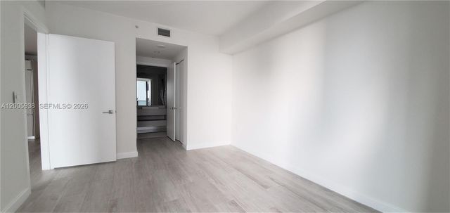 55 SW 9th St 3610, Miami, FL 33130