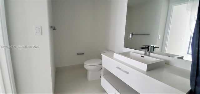 55 SW 9th St 3610, Miami, FL 33130