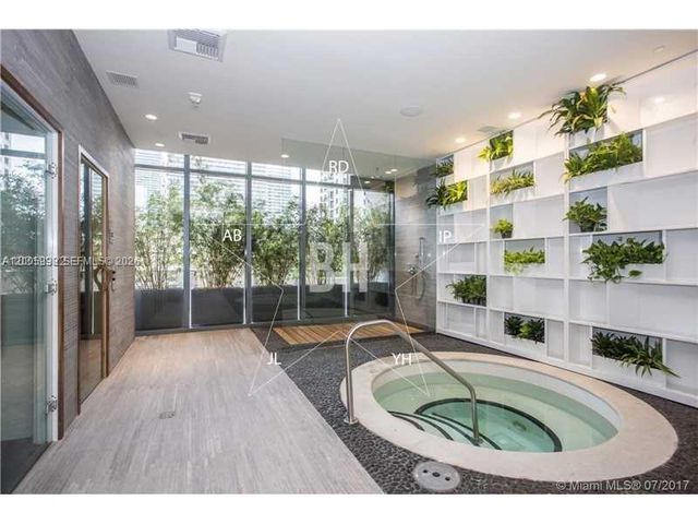 55 SW 9th St 3610, Miami, FL 33130