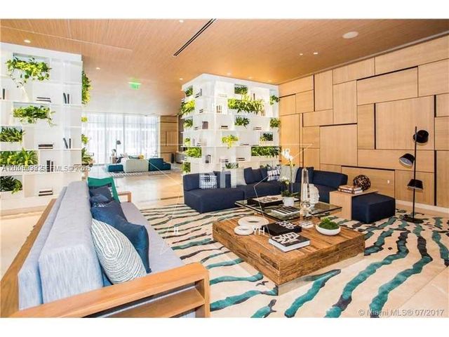 55 SW 9th St 3610, Miami, FL 33130