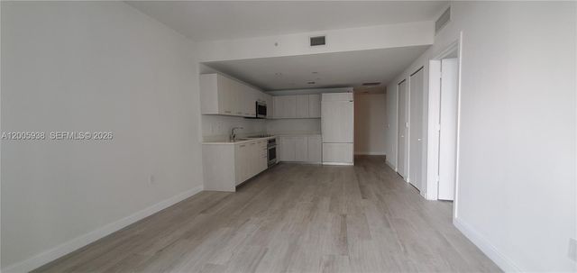 55 SW 9th St 3610, Miami, FL 33130