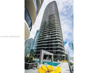55 SW 9th St 3610, Miami, FL 33130