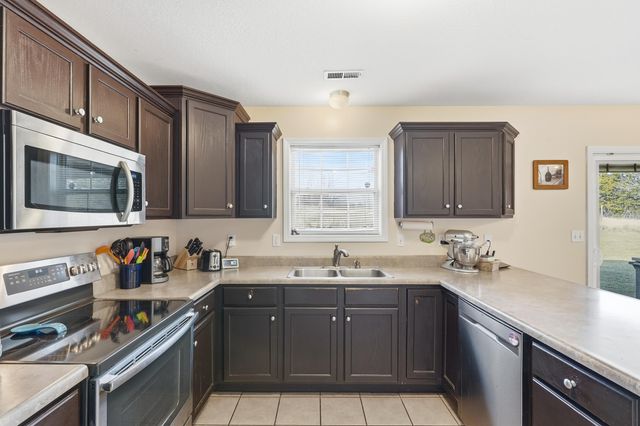 4301 COTTON WOOD DR, Columbia, MO 65202