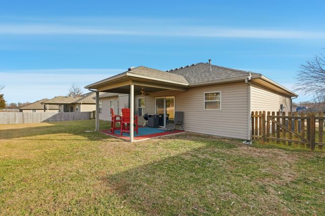 4301 COTTON WOOD DR, Columbia, MO 65202