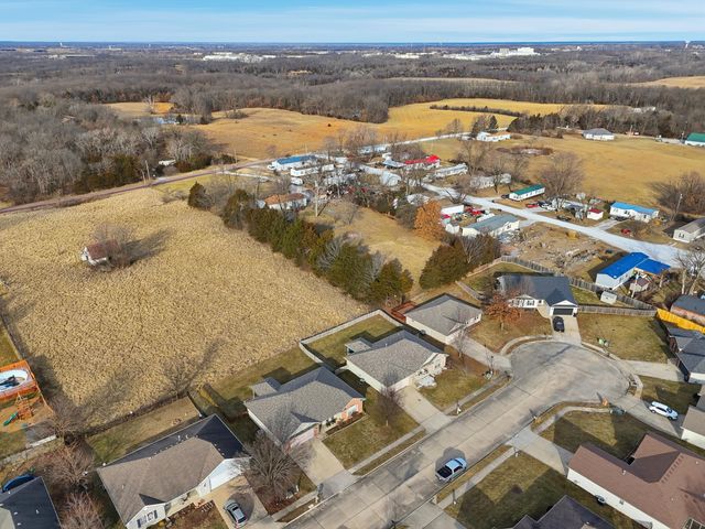 4301 COTTON WOOD DR, Columbia, MO 65202