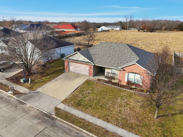 4301 COTTON WOOD DR, Columbia, MO 65202
