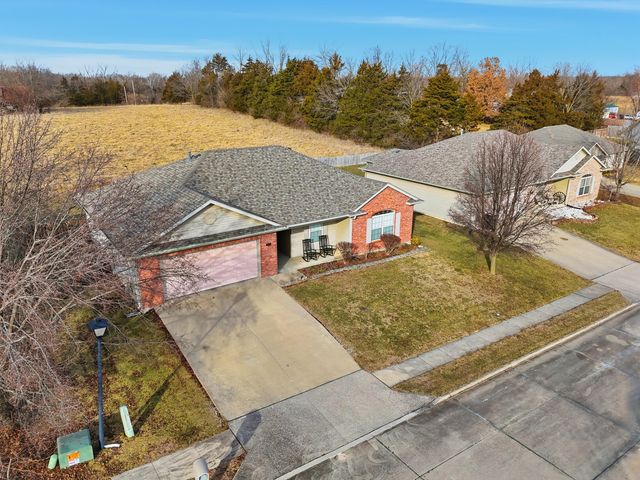 4301 COTTON WOOD DR, Columbia, MO 65202