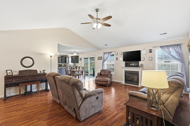 4301 COTTON WOOD DR, Columbia, MO 65202