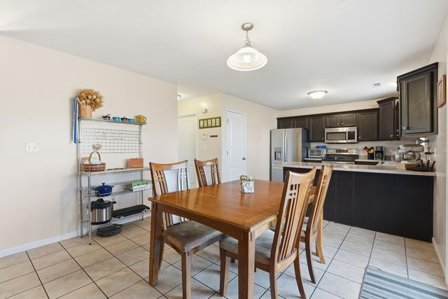 4301 COTTON WOOD DR, Columbia, MO 65202